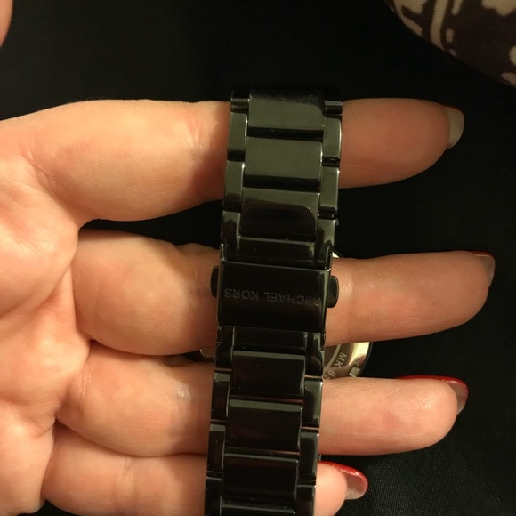 Michael Kors Watch - Picture 2 of 2